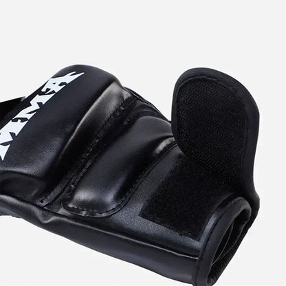 Halbfinger-Boxhandschuhe für MMA und Boxtraining.